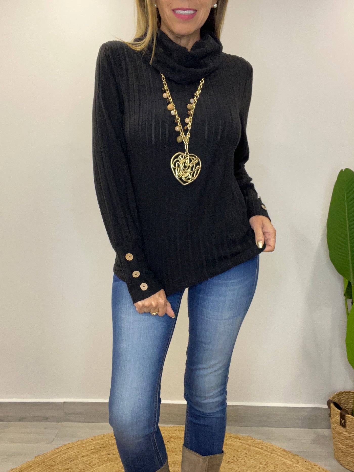 Sweater cuello Pola Negro