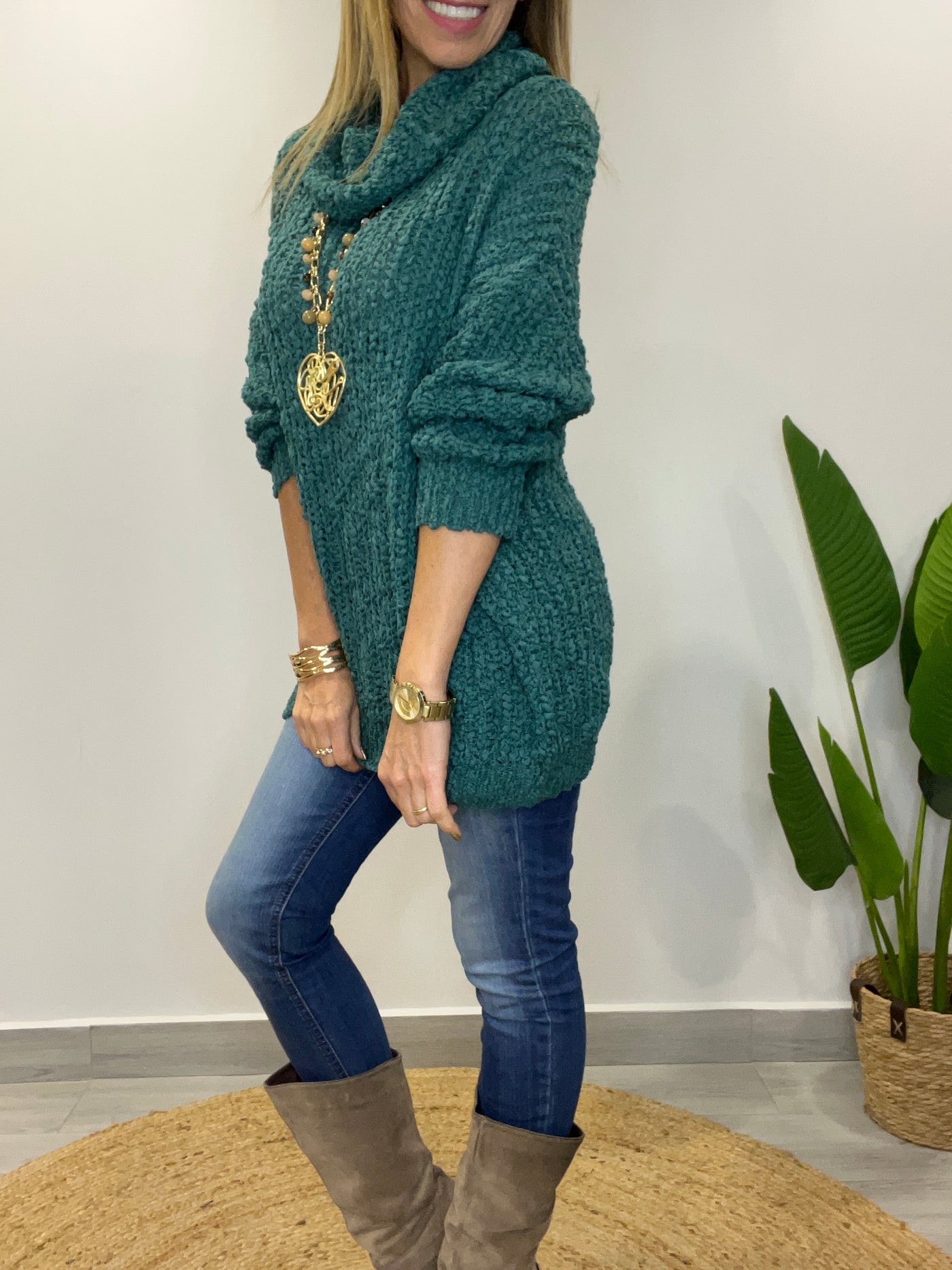 Sweater Buclé Cuello Petróleo