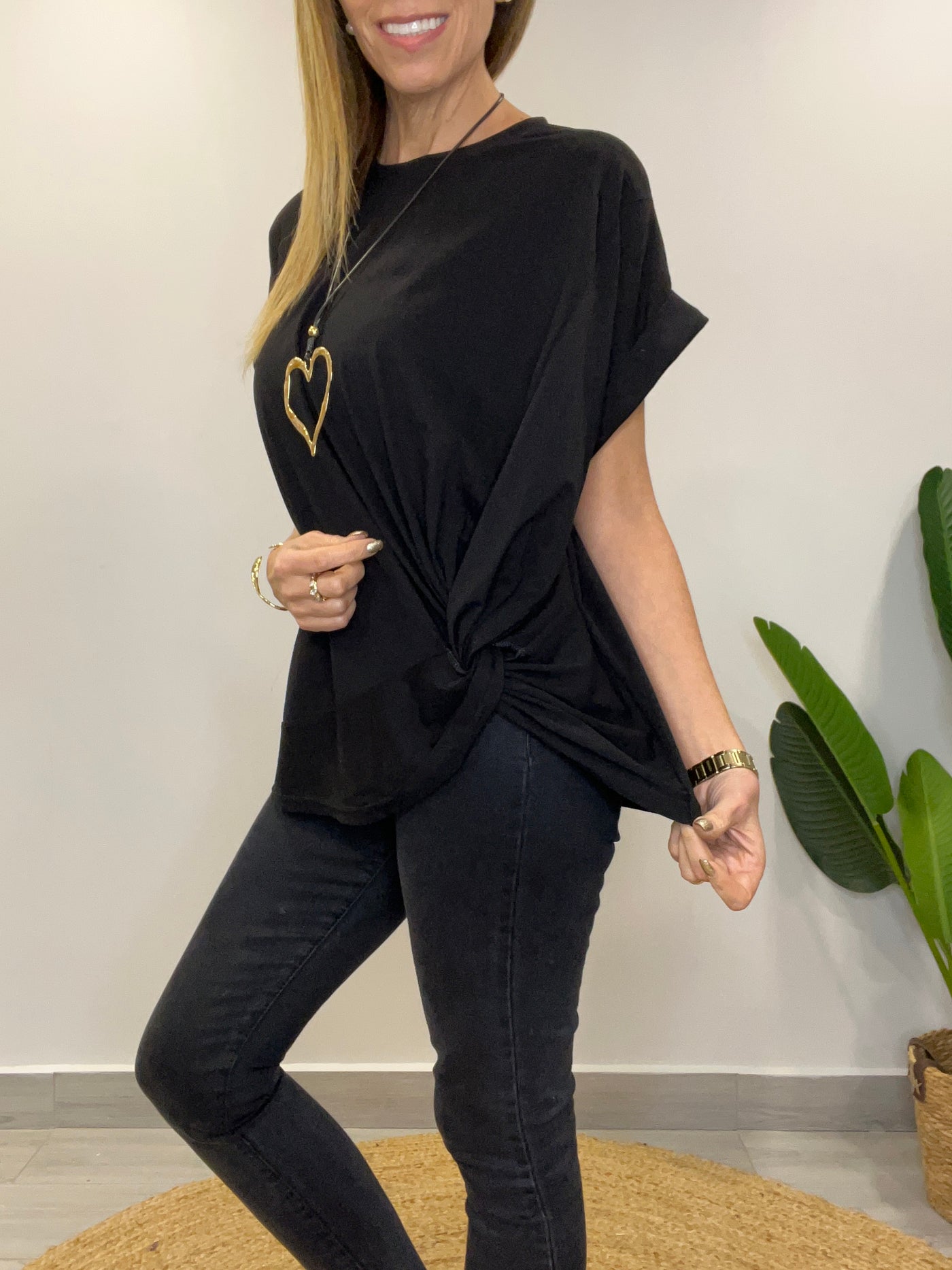 Polera Nudo negra