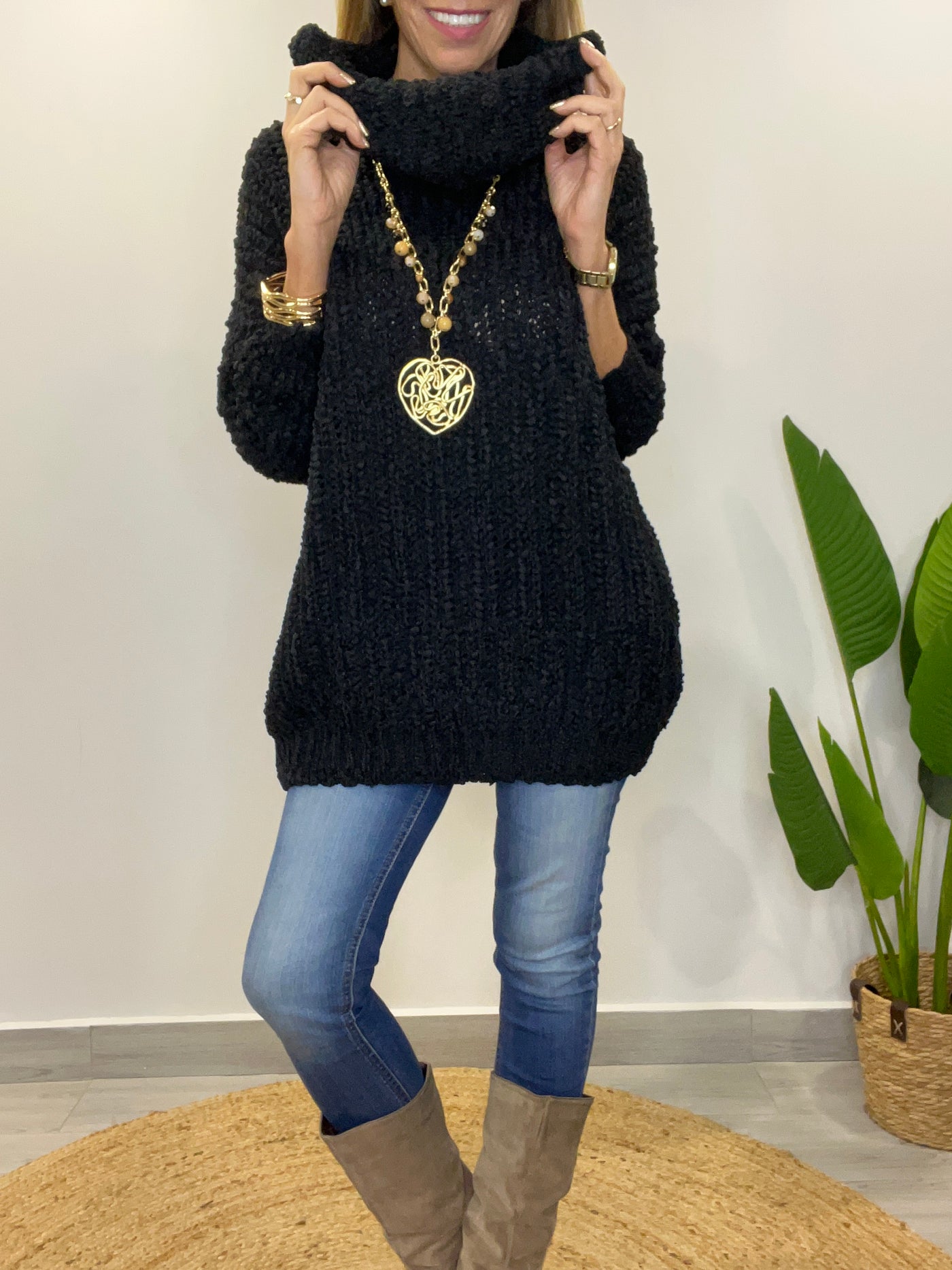 Sweater Buclé Cuello Negro