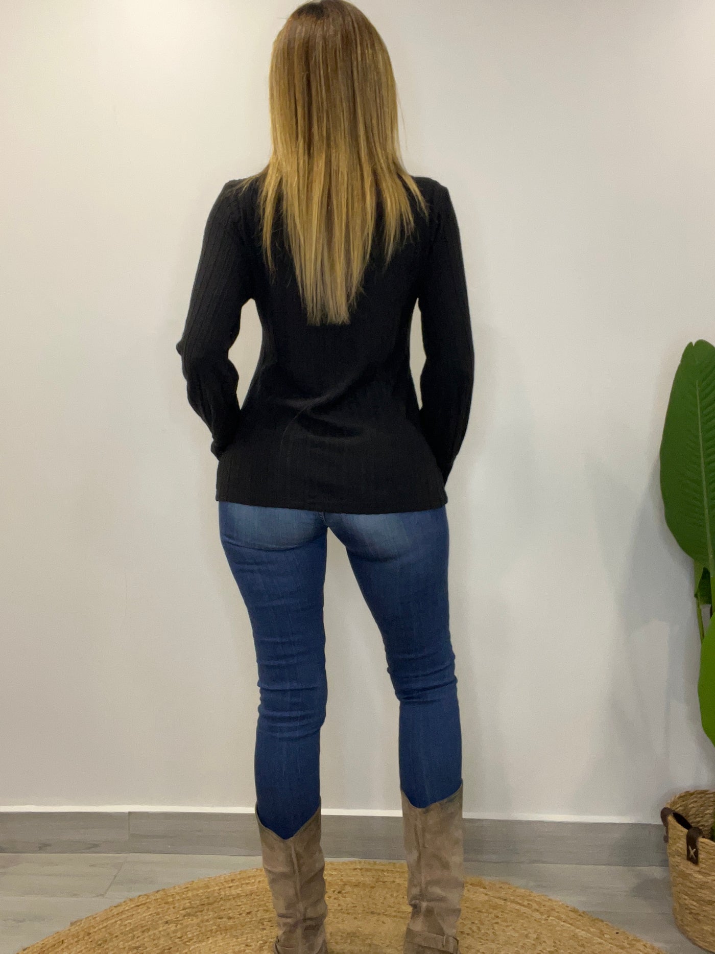 Sweater cuello Pola Negro