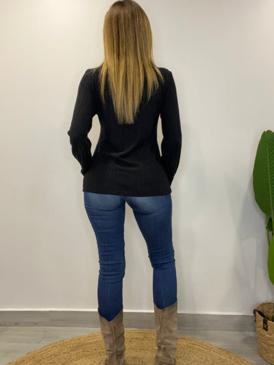 Sweater cuello Pola Negro