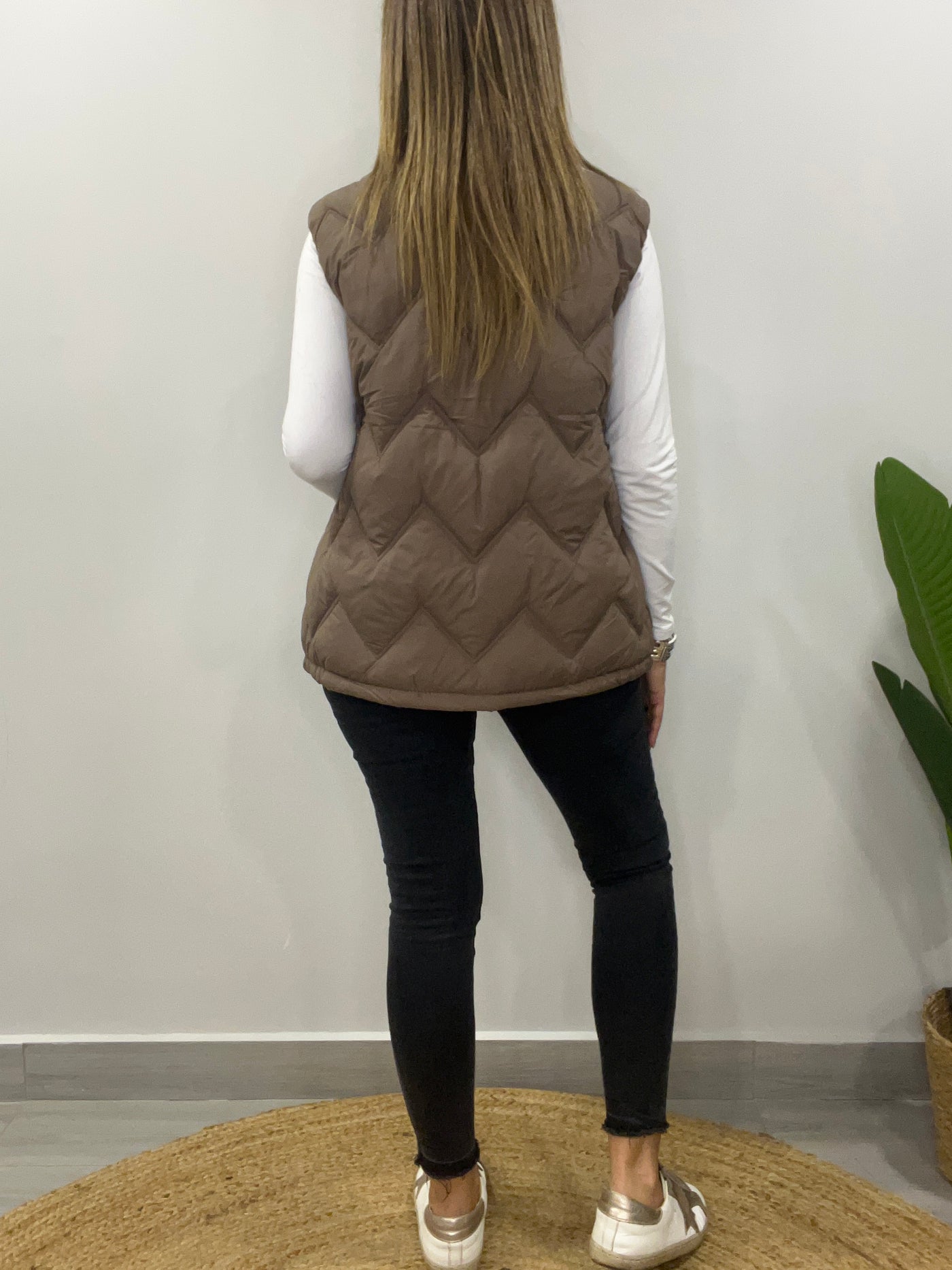 Parka sin manga Audaz chocolate