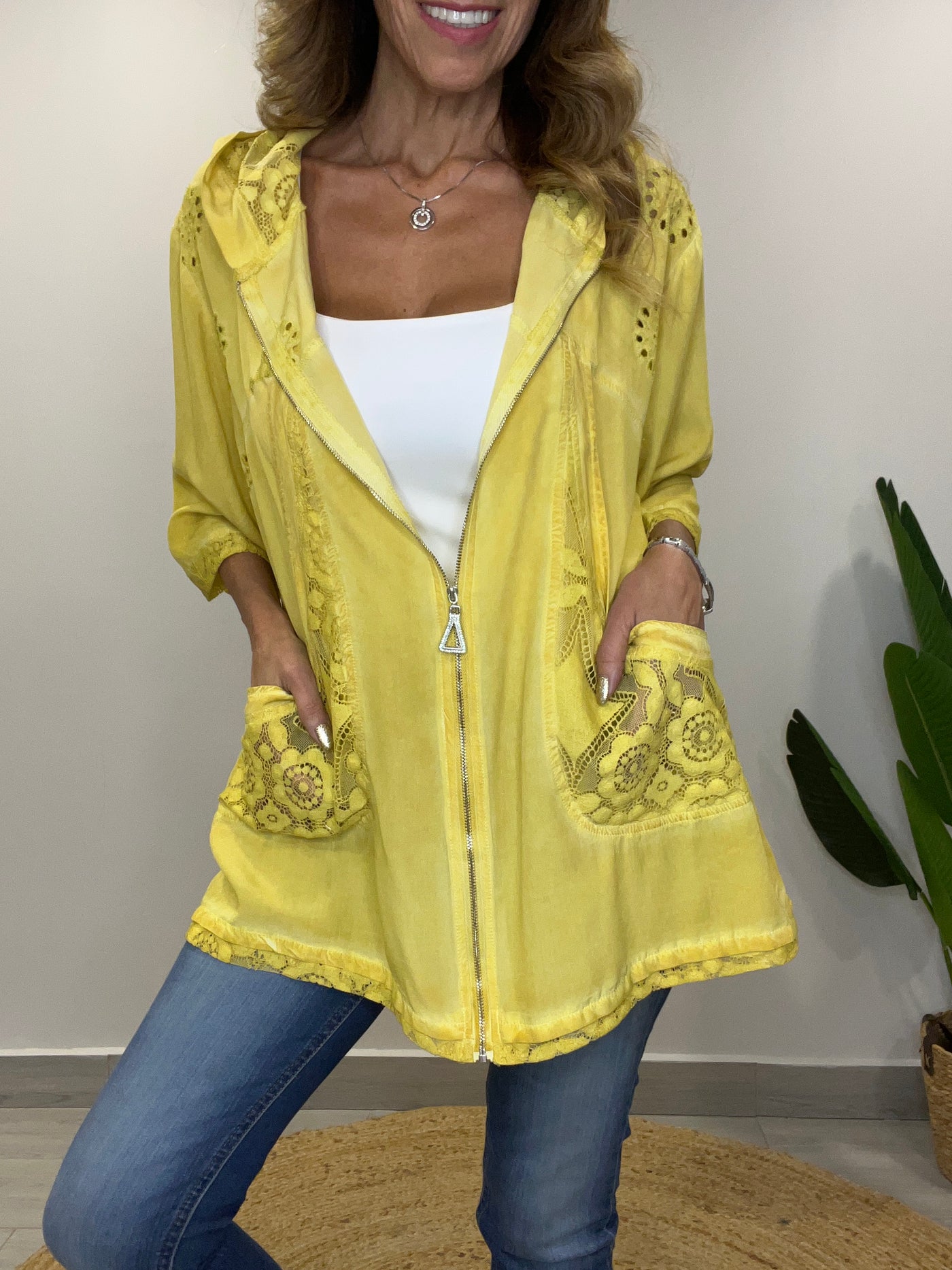 Chaqueta viscosa/ Broderie Livean Amarillo