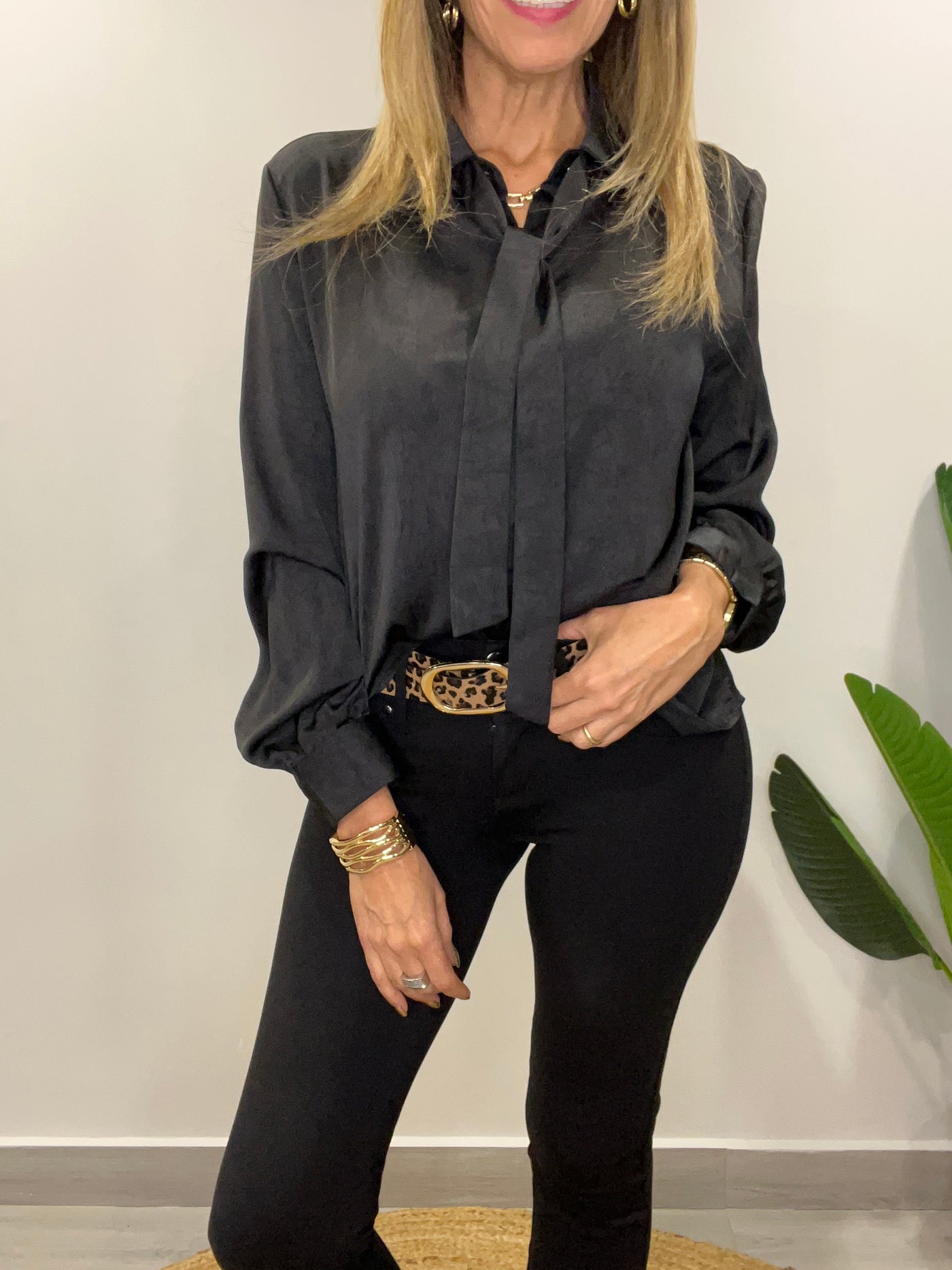 Blusa Viscoseda Amanda Negra