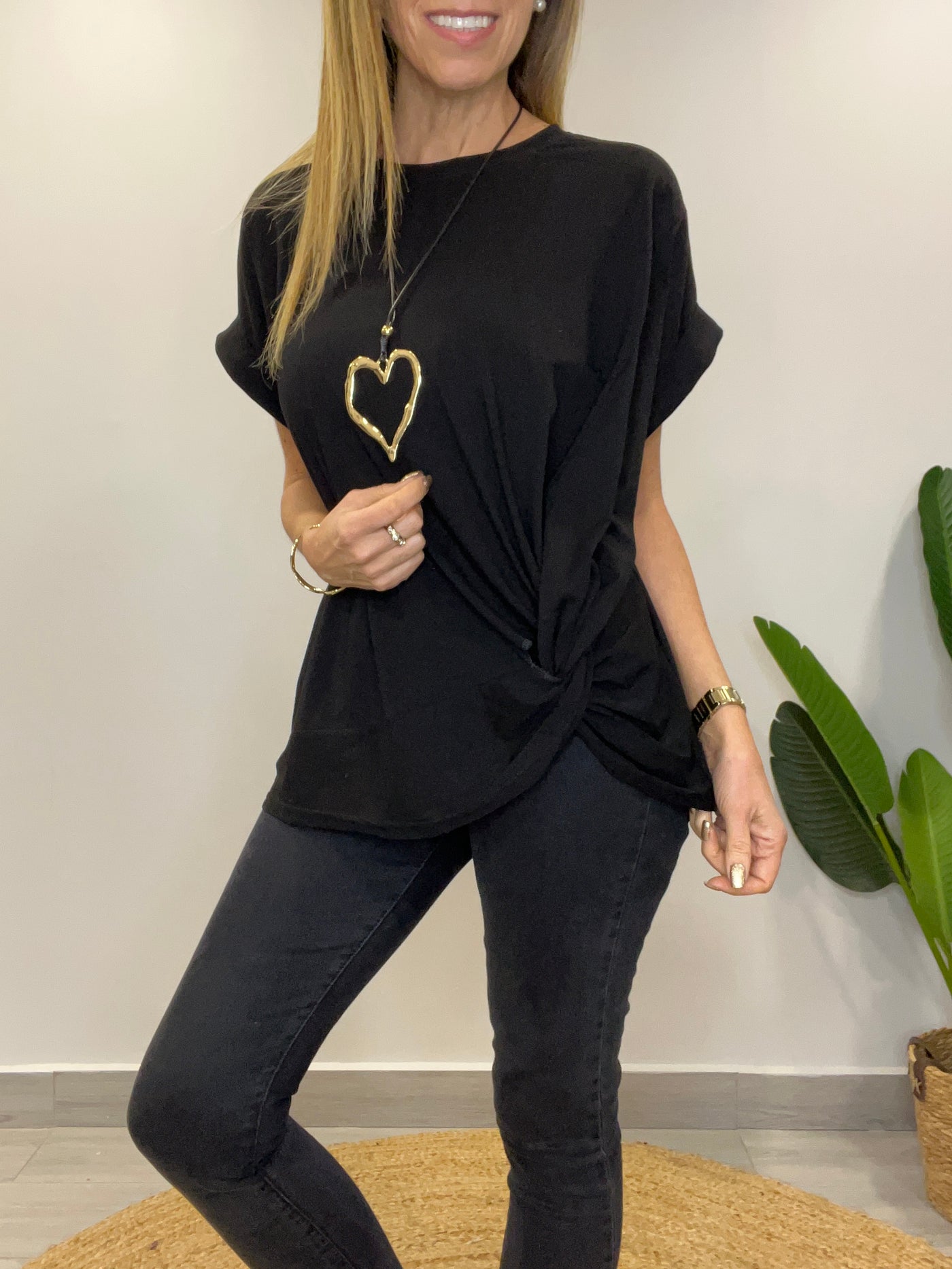 Polera Nudo negra