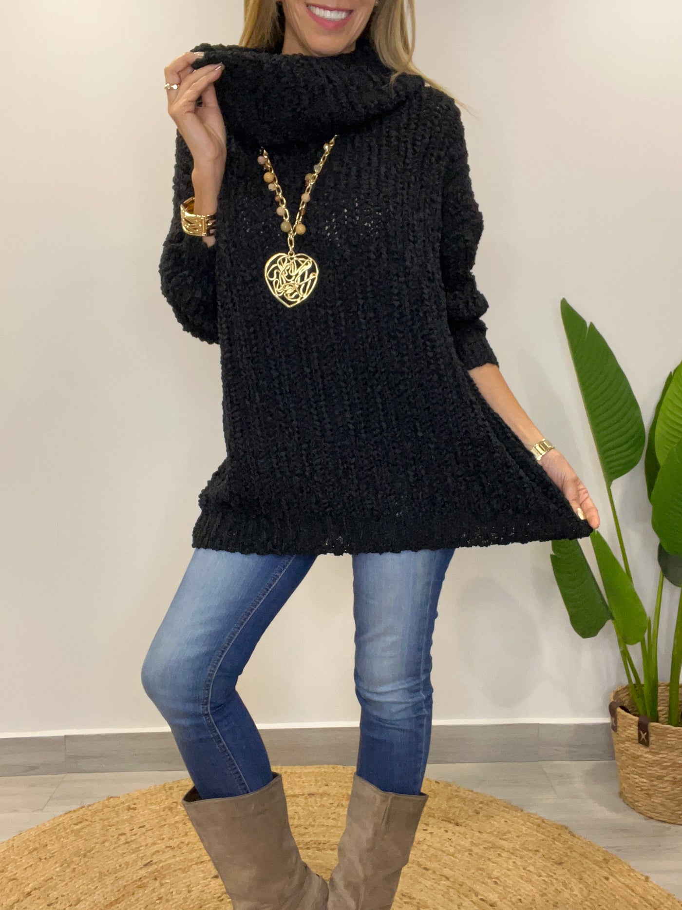 Sweater Buclé Cuello Negro