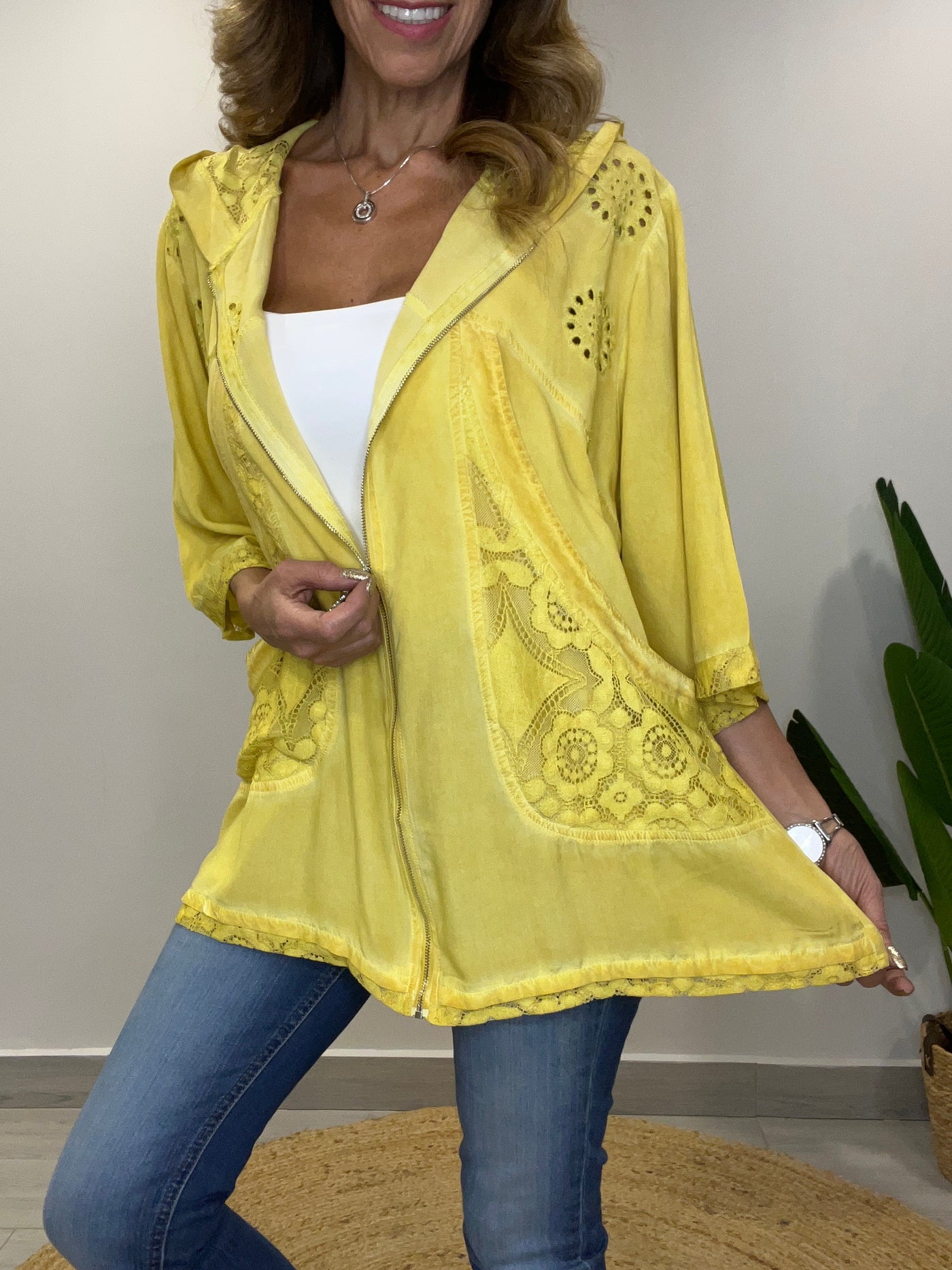 Chaqueta viscosa/ Broderie Livean Amarillo