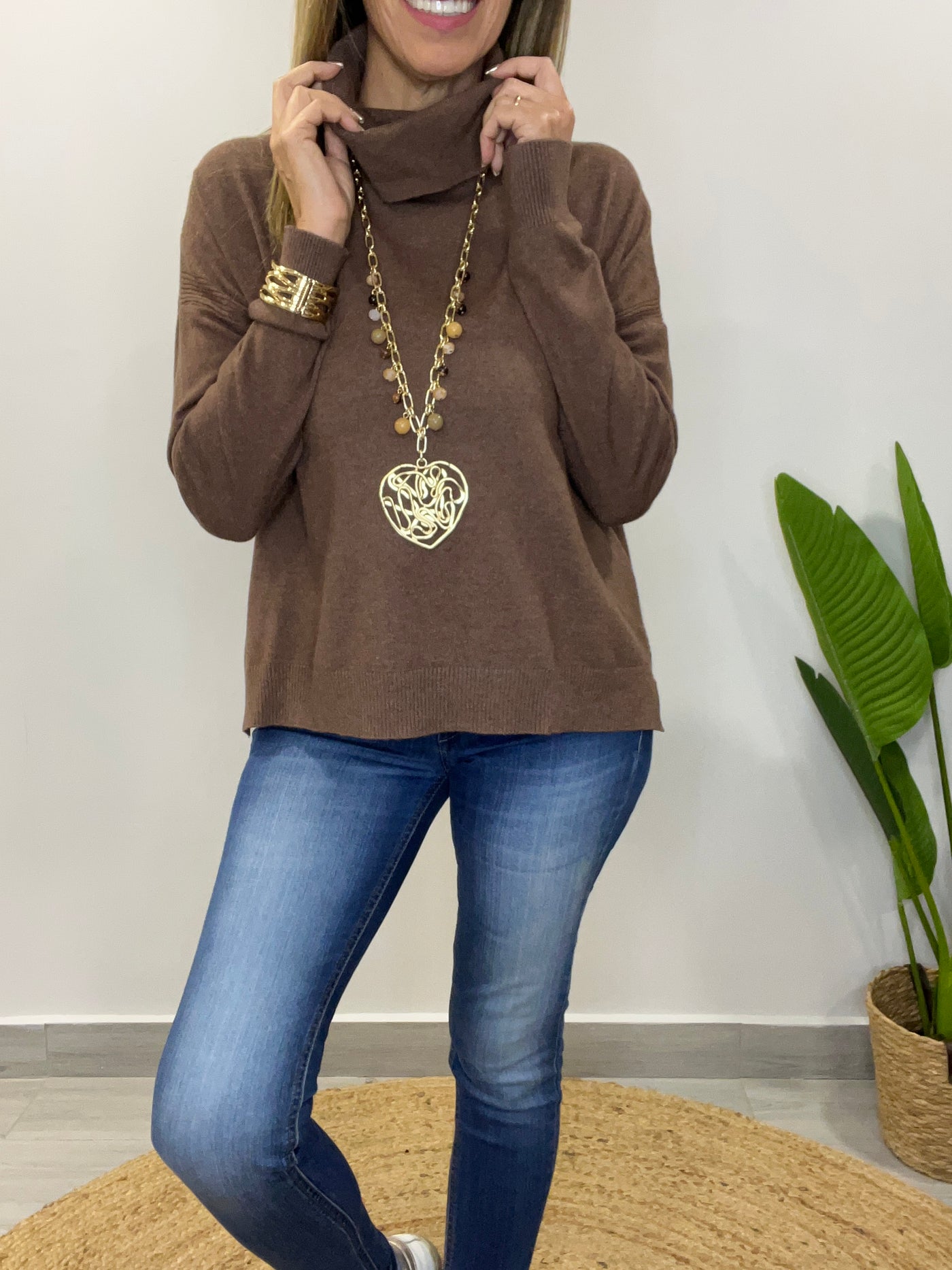 Sweater cuello Melany café