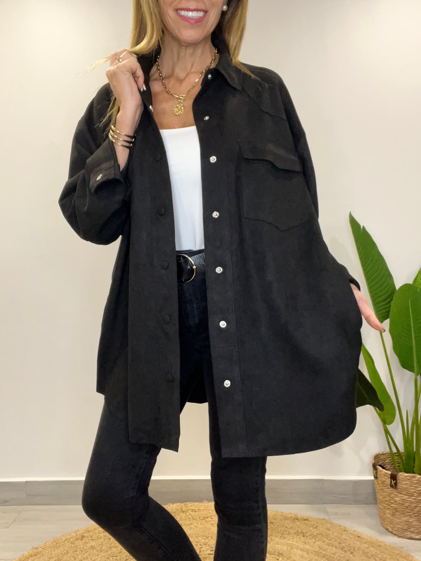Sobrecamisa Gamuza Córdoba negro (Oversize)