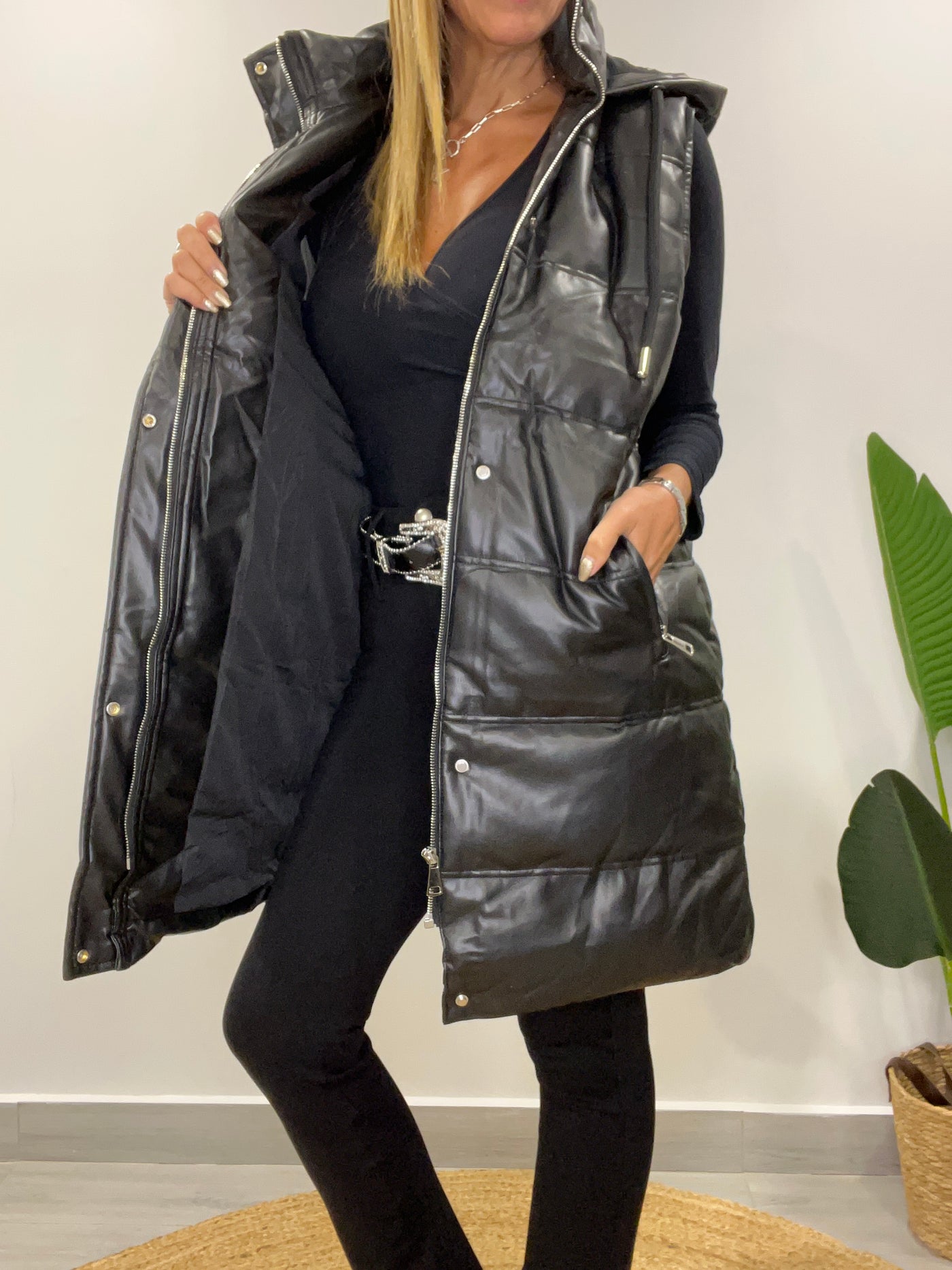 Parka Sinmanga Ecocuero Glamour Negra