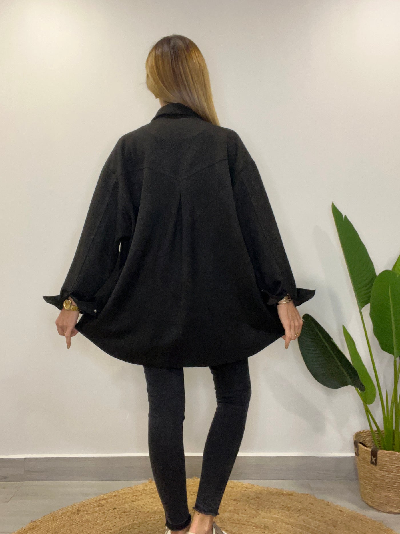 Sobrecamisa Gamuza Córdoba negro (Oversize)