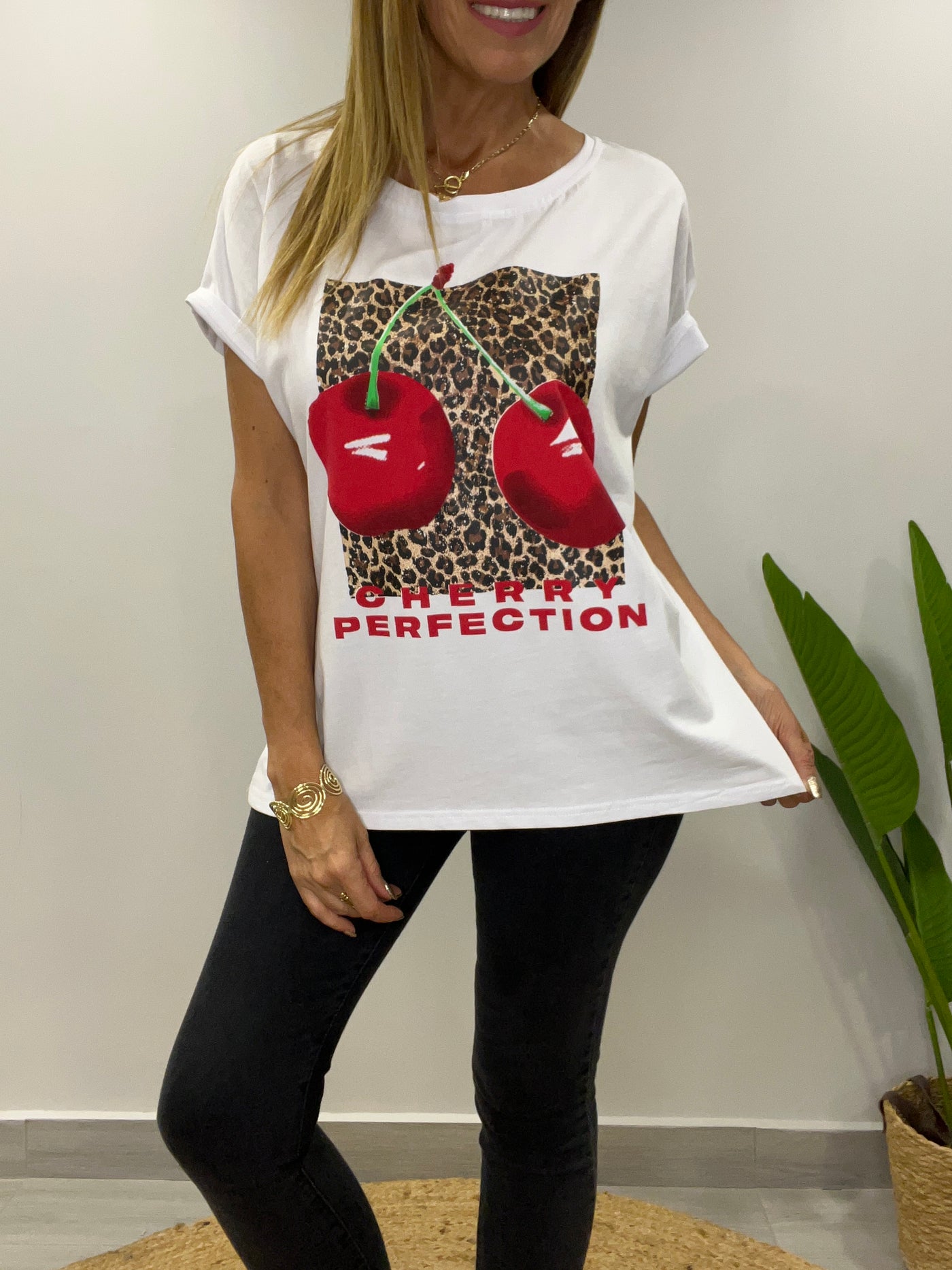 Polera Cherry Blanca