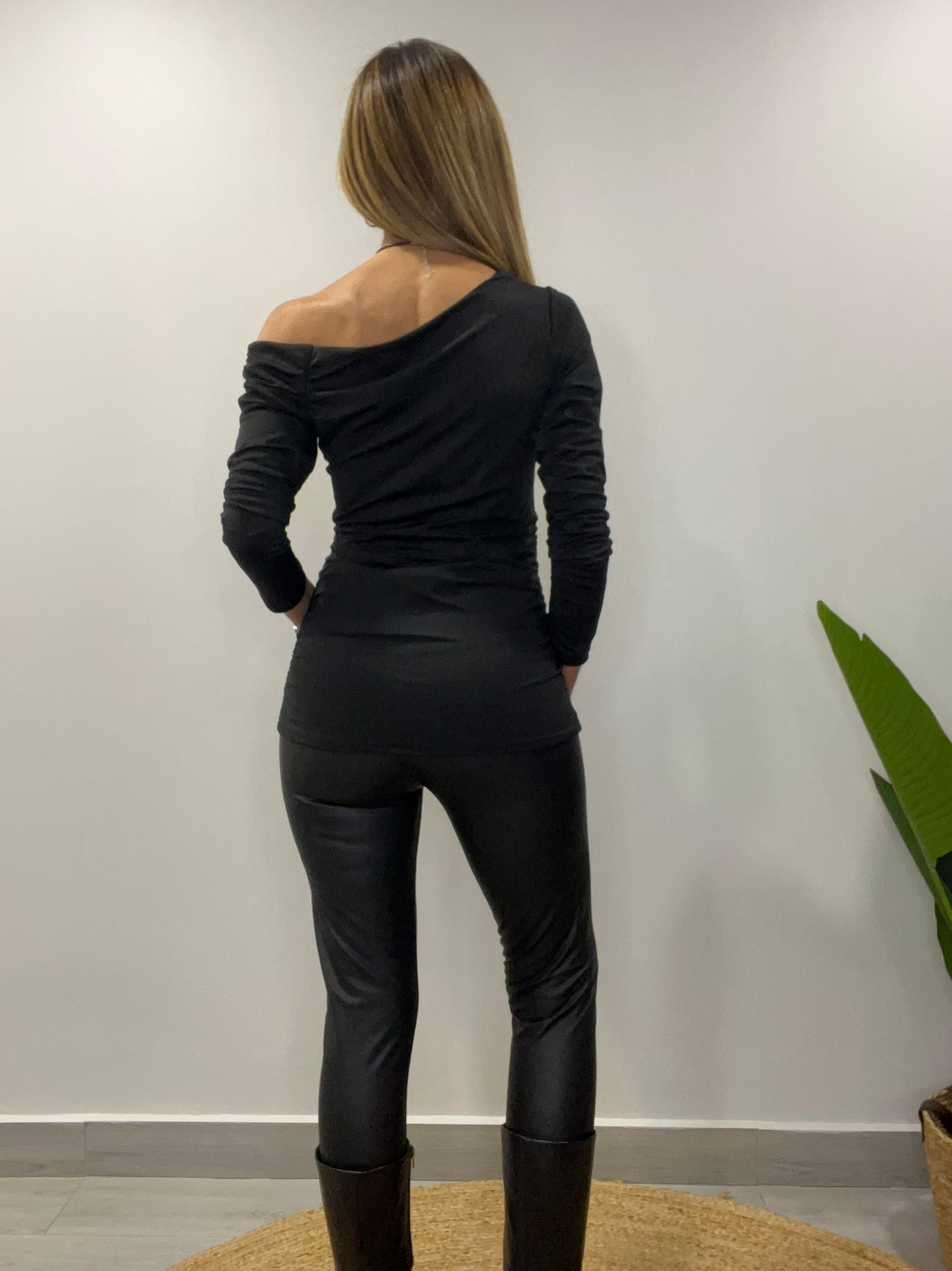Polera lycra desigual negra