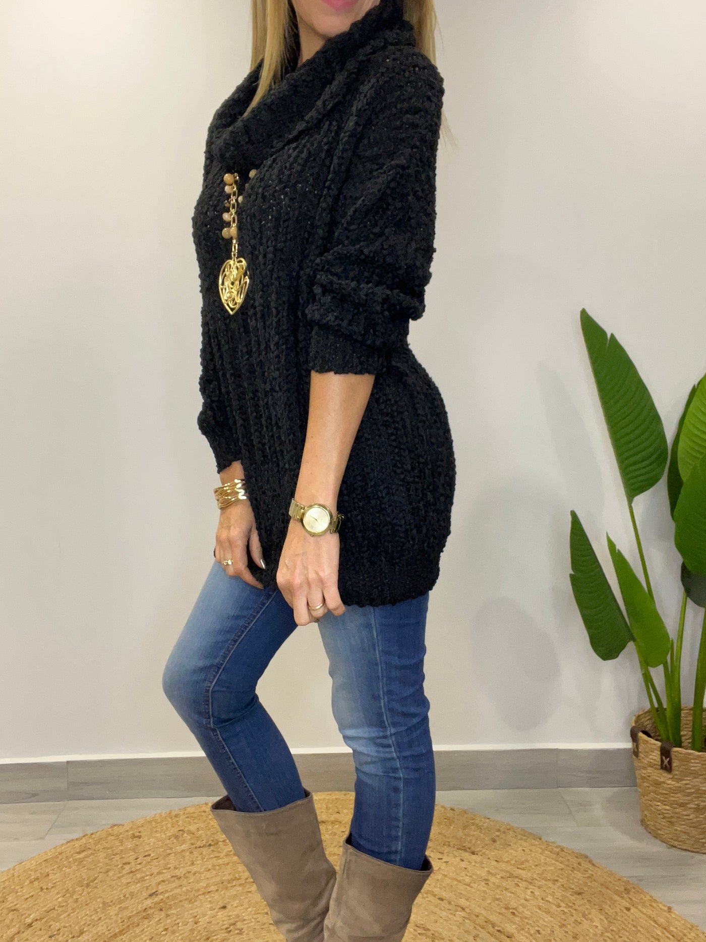 Sweater Buclé Cuello Negro