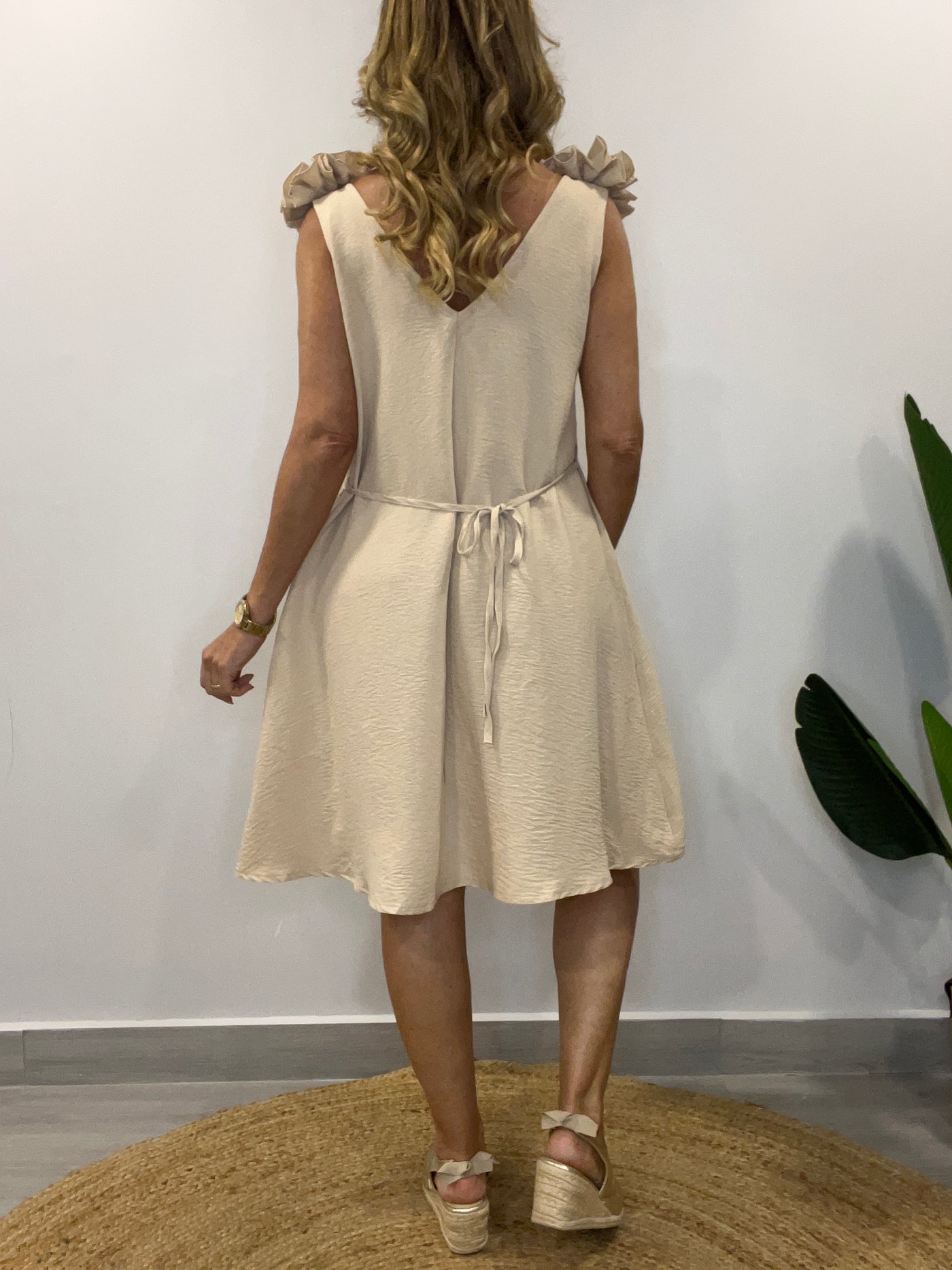 Vestido Crep Flor Beige