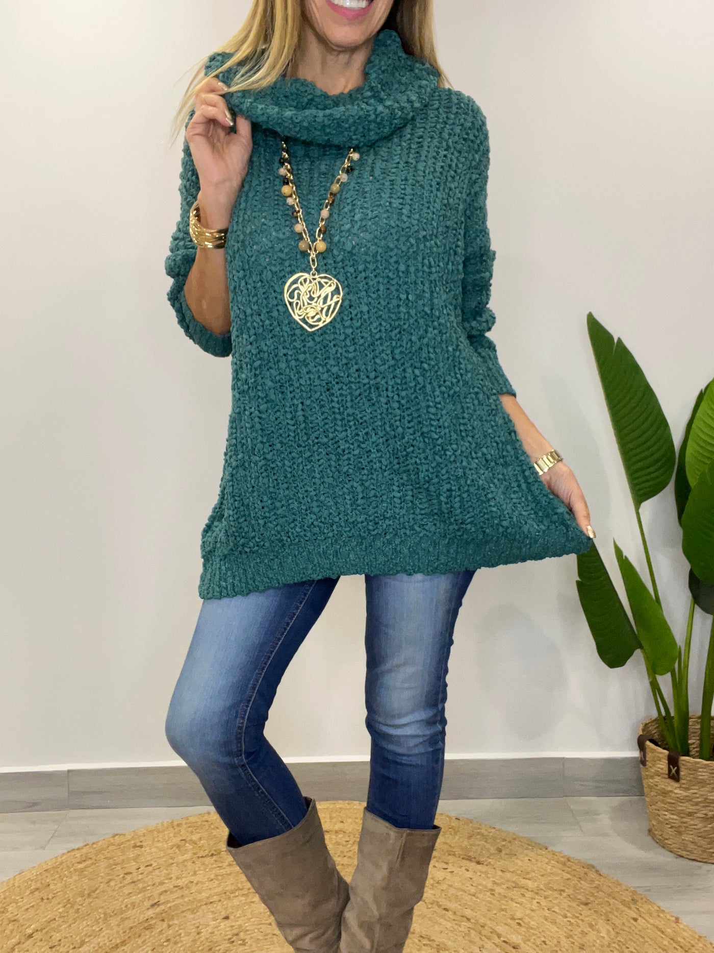 Sweater Buclé Cuello Petróleo