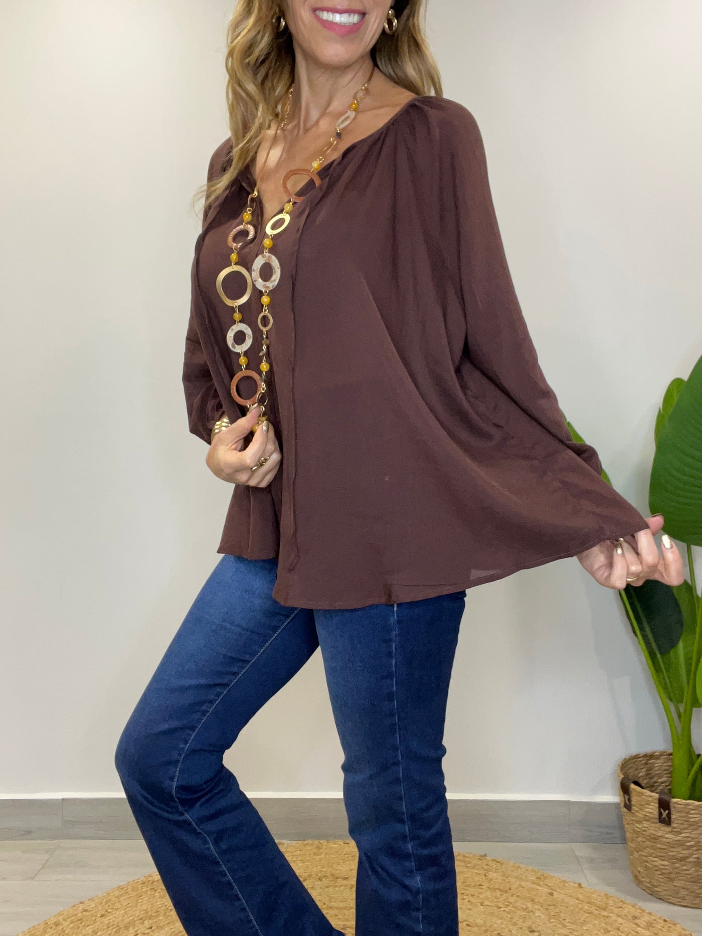 Blusa Viscogasa Isabella Chocolate